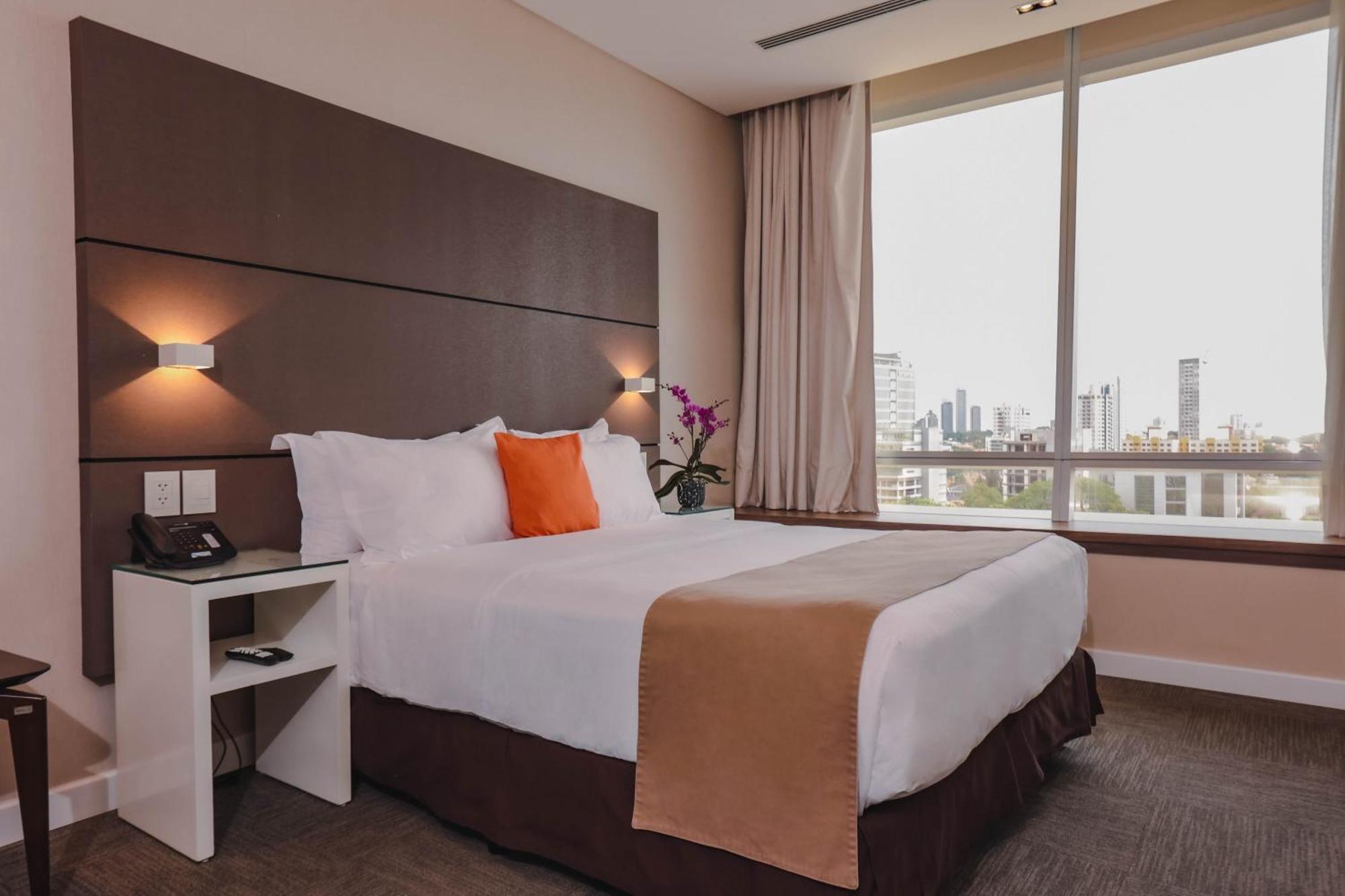 Paseo La Galeria Hotel & Suites 亚松森 外观 照片
