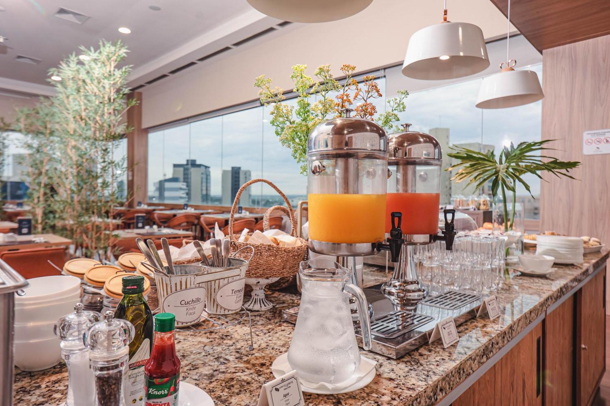 Paseo La Galeria Hotel & Suites 亚松森 外观 照片