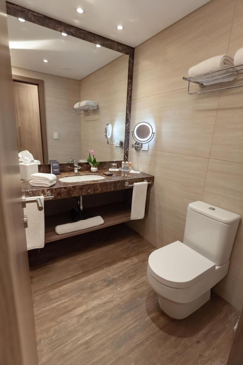 Paseo La Galeria Hotel & Suites 亚松森 外观 照片