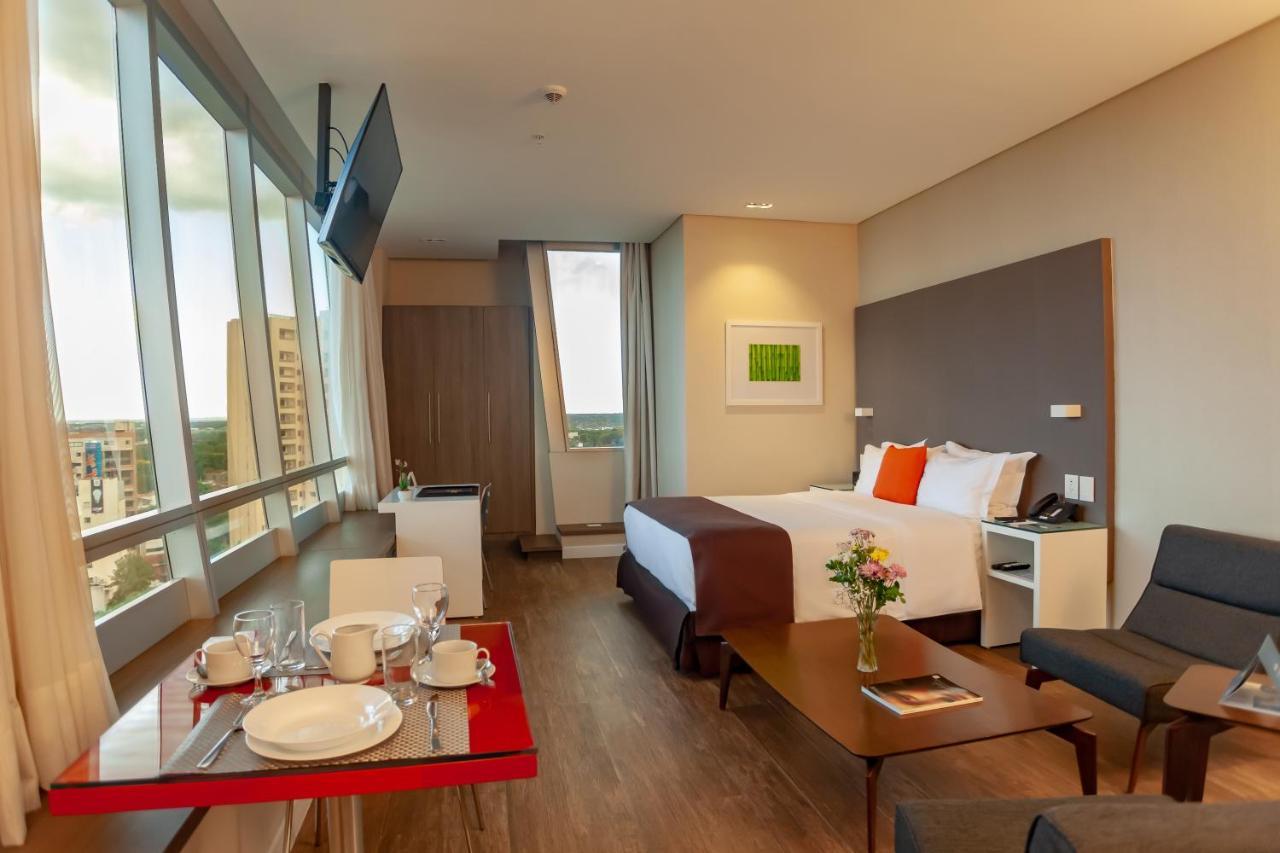 Paseo La Galeria Hotel & Suites 亚松森 外观 照片