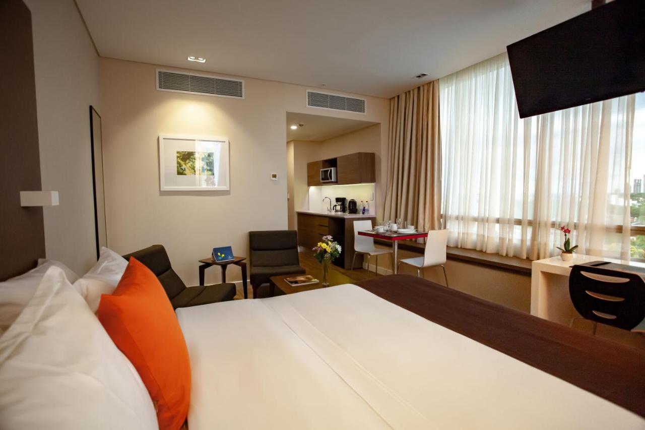 Paseo La Galeria Hotel & Suites 亚松森 外观 照片