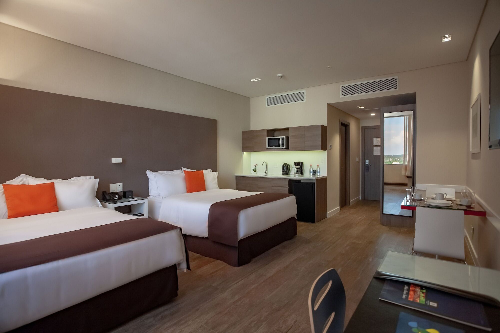 Paseo La Galeria Hotel & Suites 亚松森 外观 照片